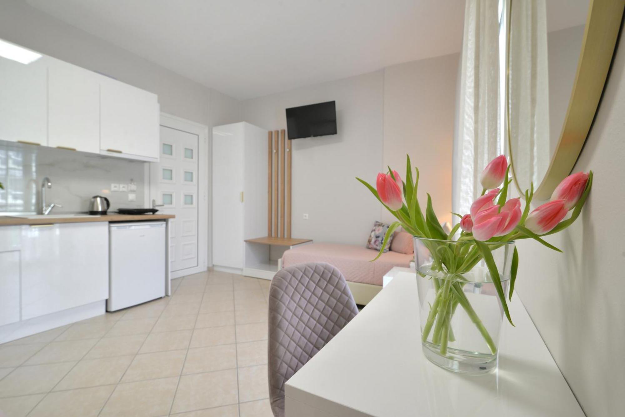 Irida Apartments Лептокария Экстерьер фото